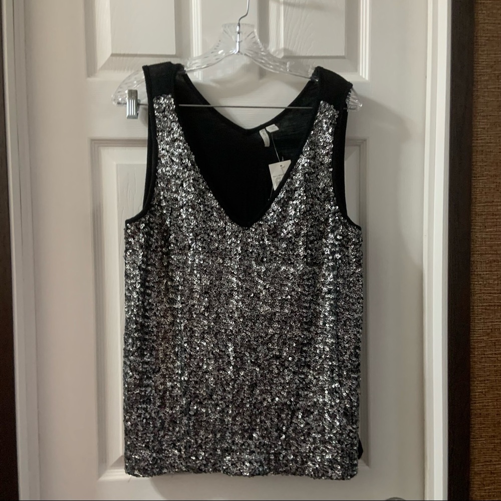 NWT Cato Silver/Black Sequin Front V Neck Tank 18/20W